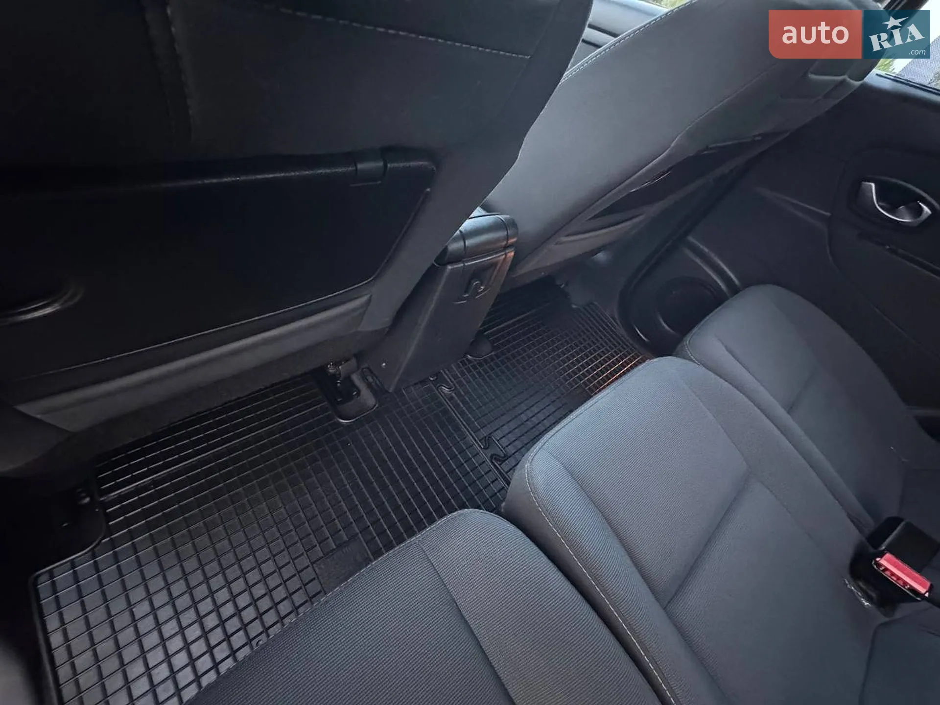 2010 Renault Scenic - мініатюра 21