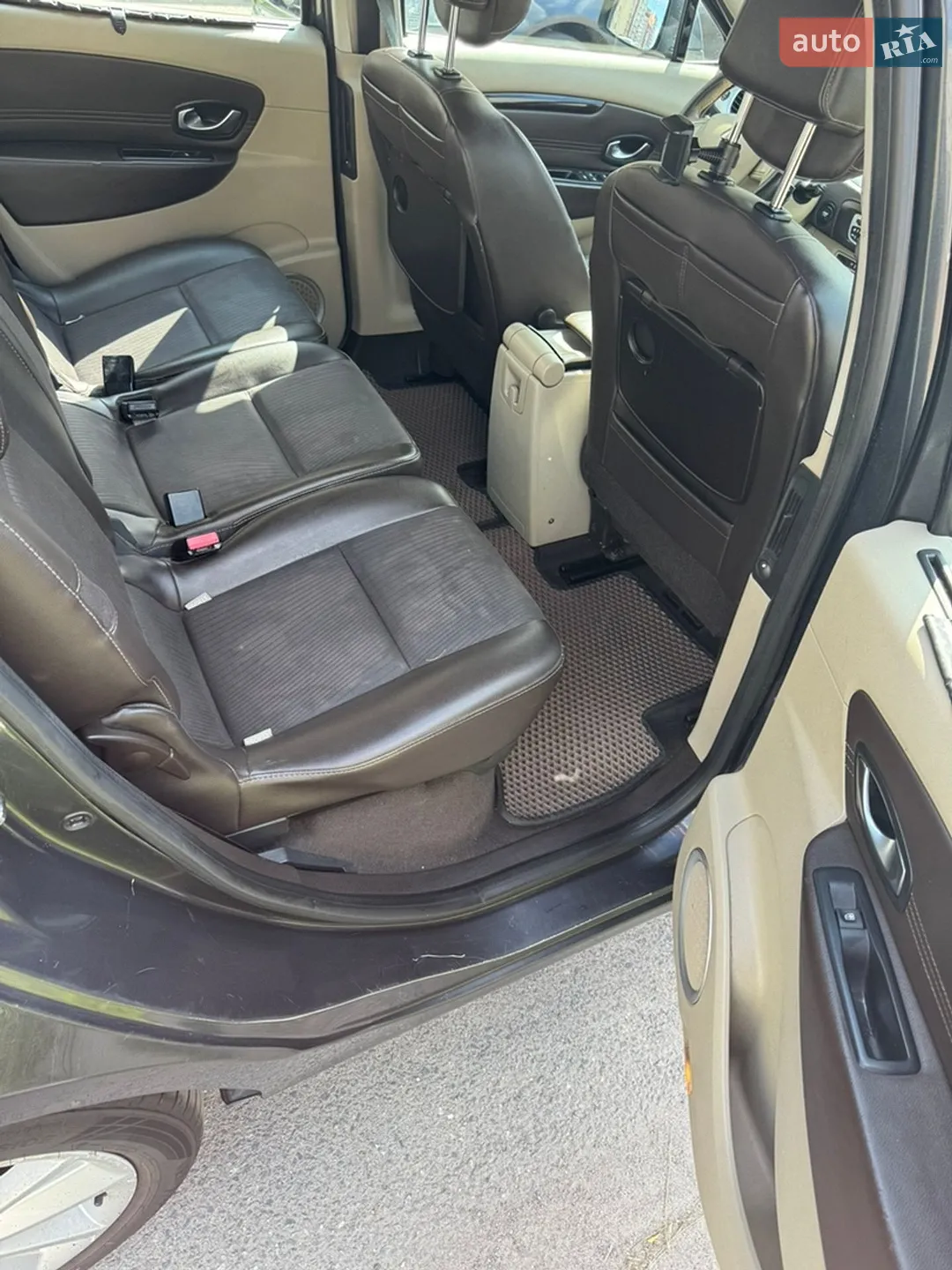 2010 Renault Scenic - мініатюра 8