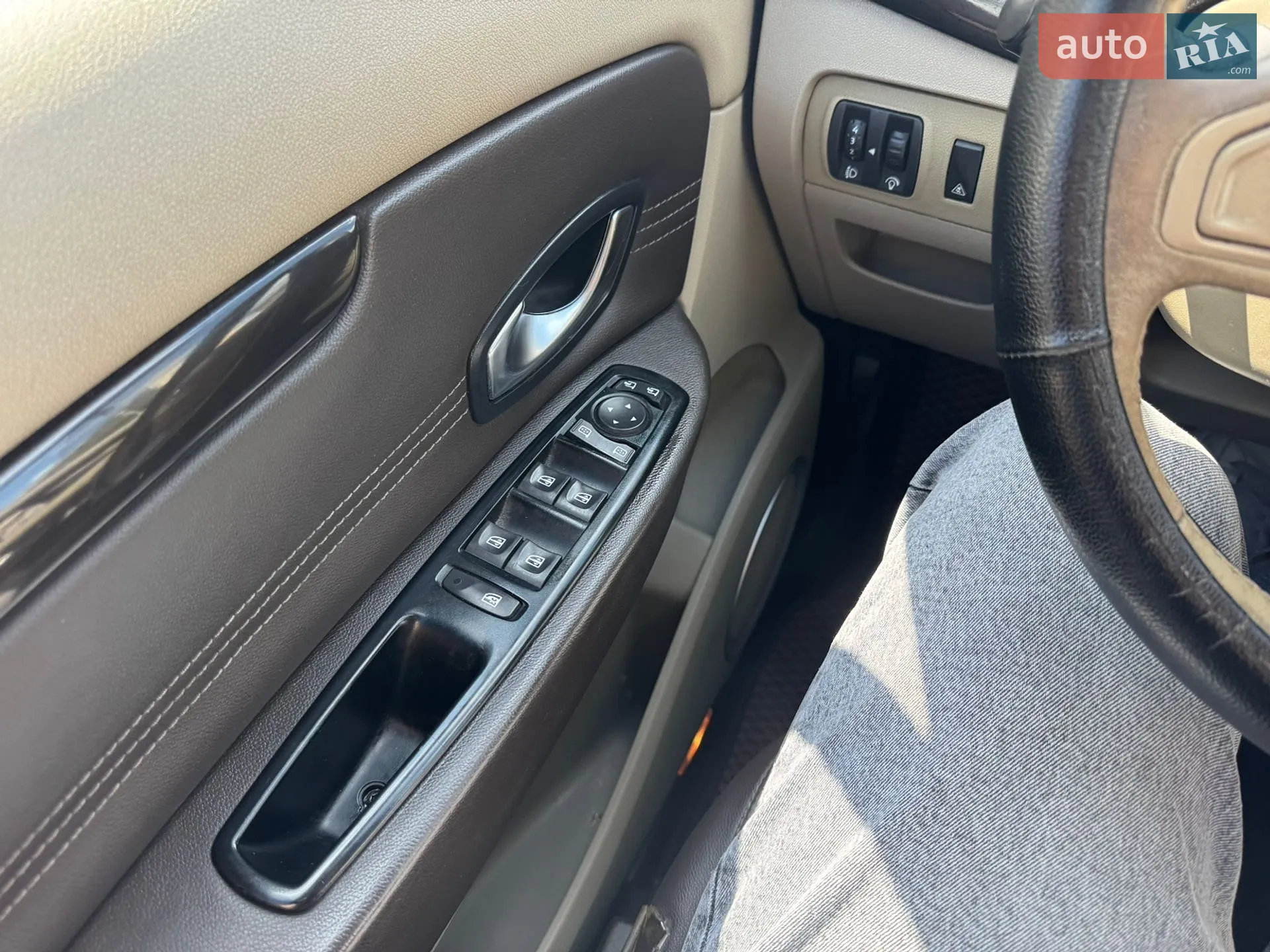 2010 Renault Scenic - мініатюра 15