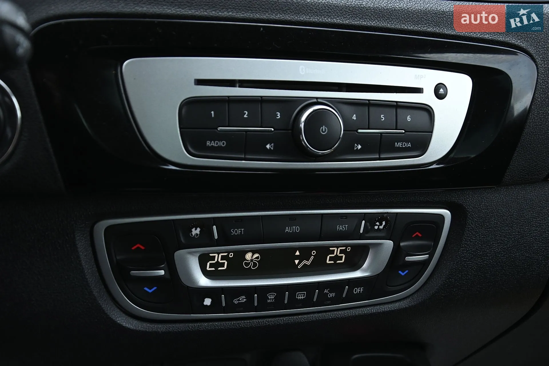 2015 Renault Scenic - мініатюра 31