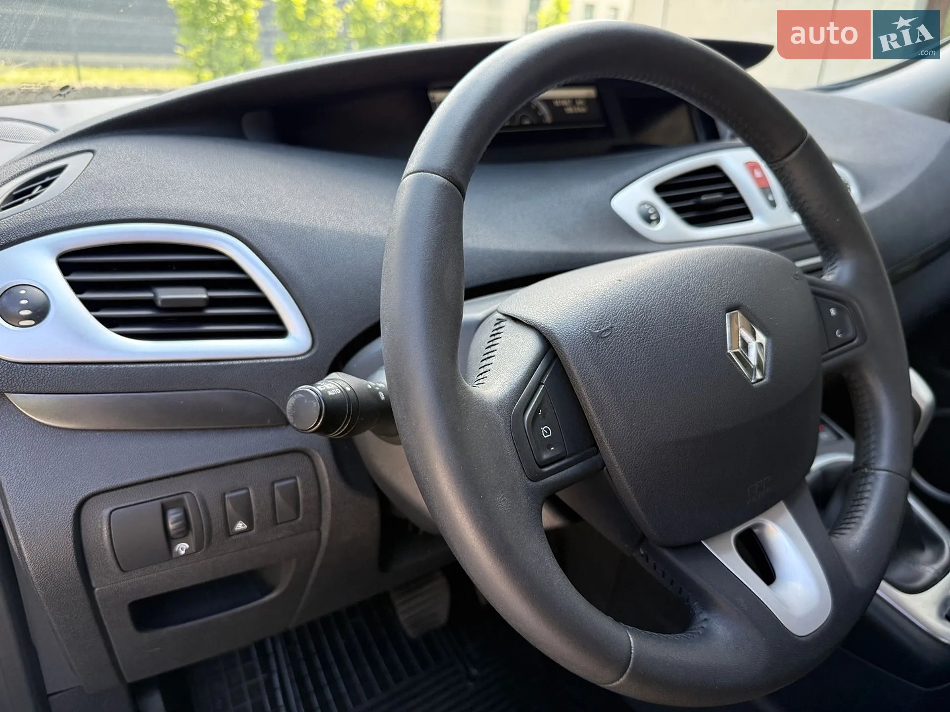 2010 Renault Scenic - мініатюра 26
