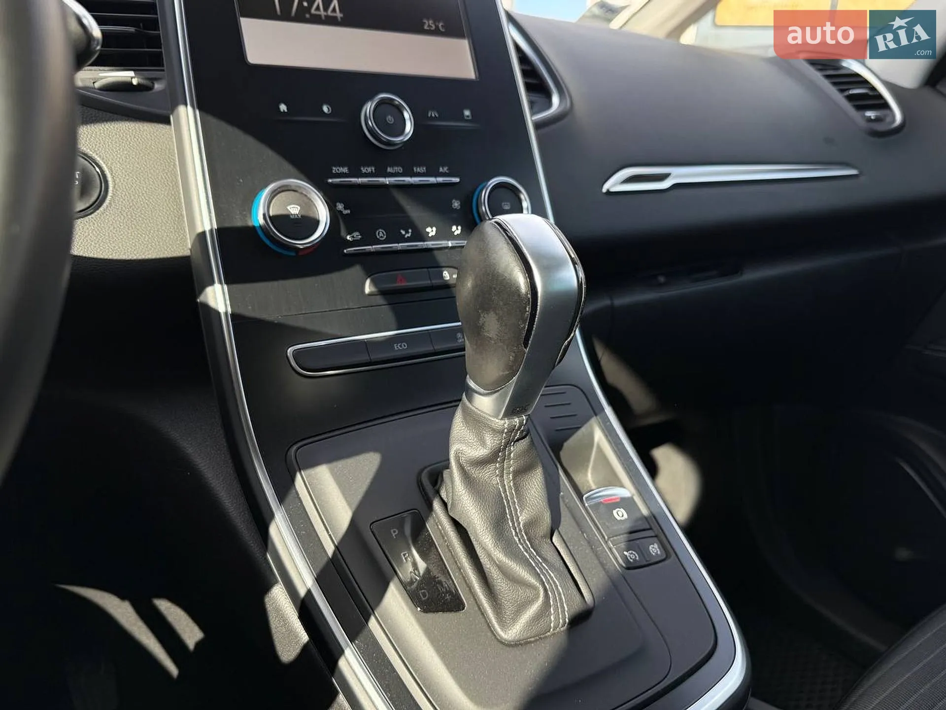 2019 Renault Scenic - мініатюра 17
