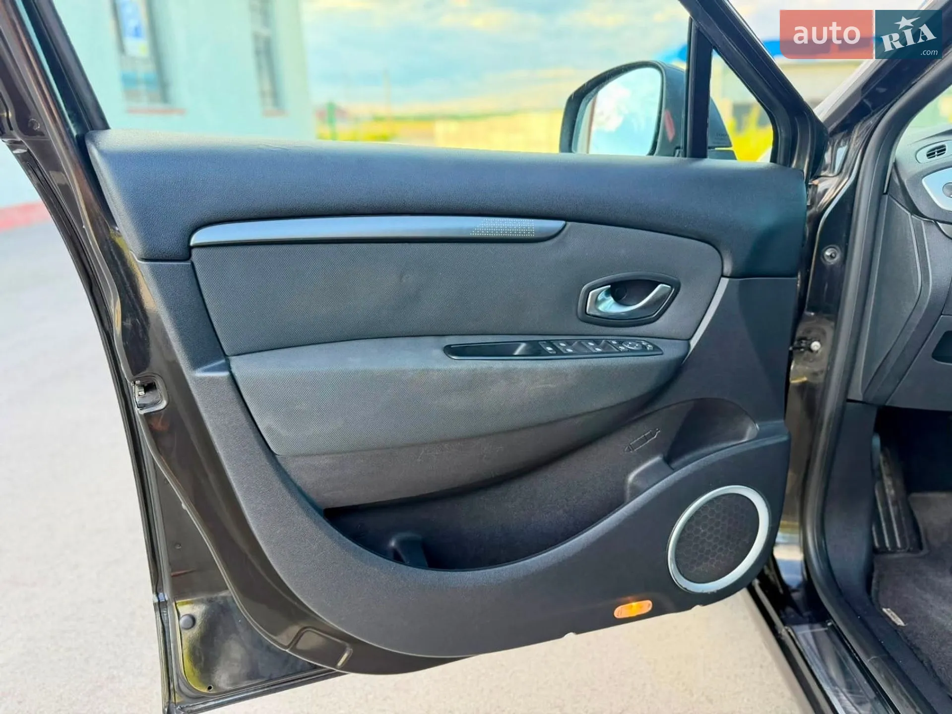 2011 Renault Scenic - мініатюра 32