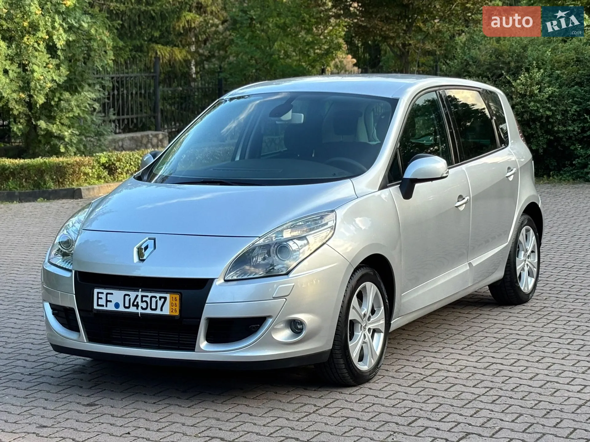 2010 Renault Scenic - мініатюра 3