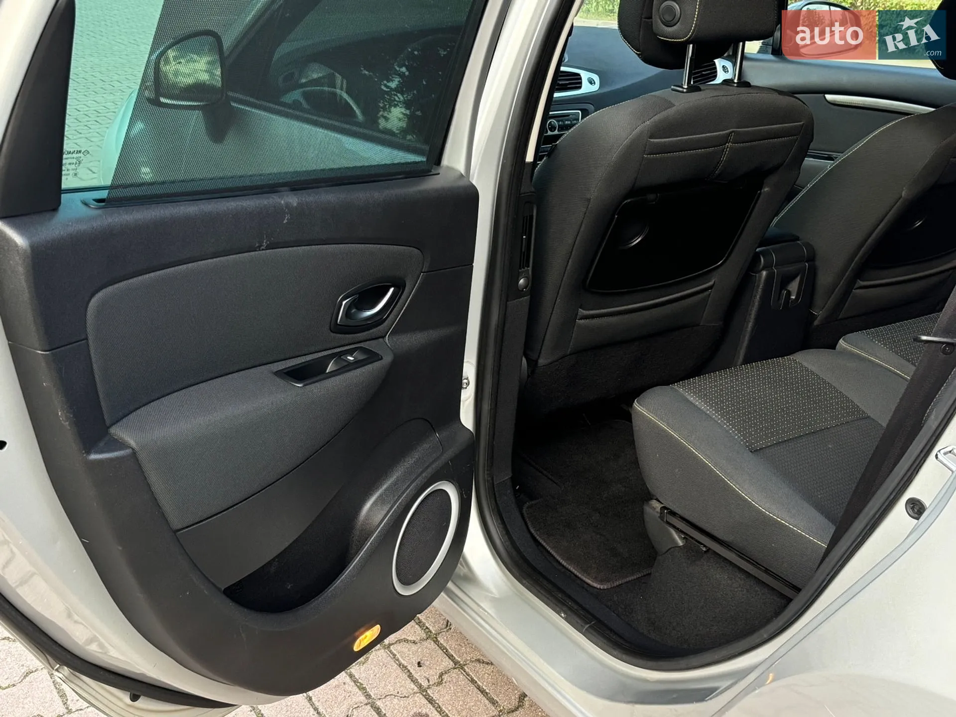 2010 Renault Scenic - мініатюра 27