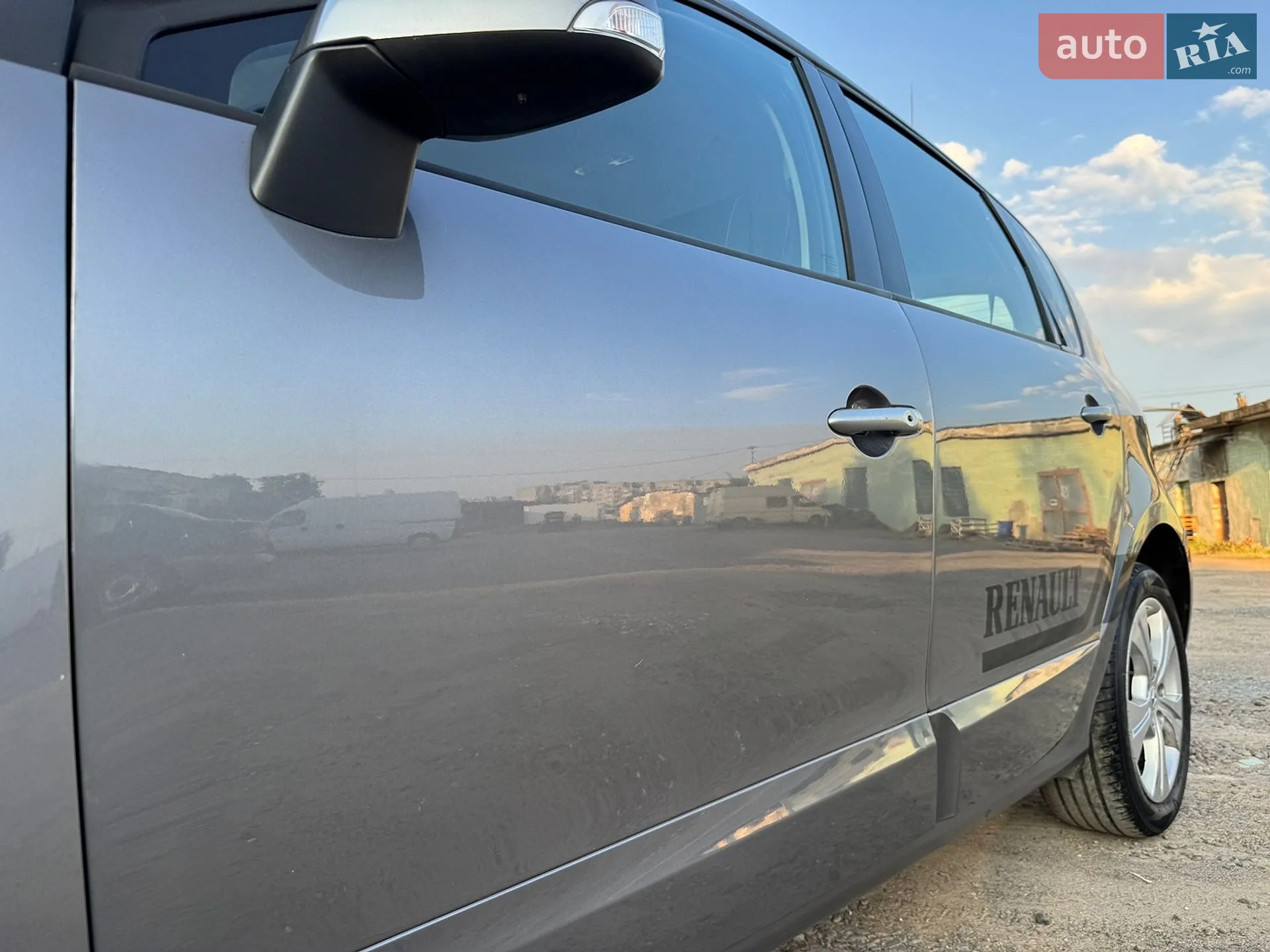 2010 Renault Scenic - мініатюра 16