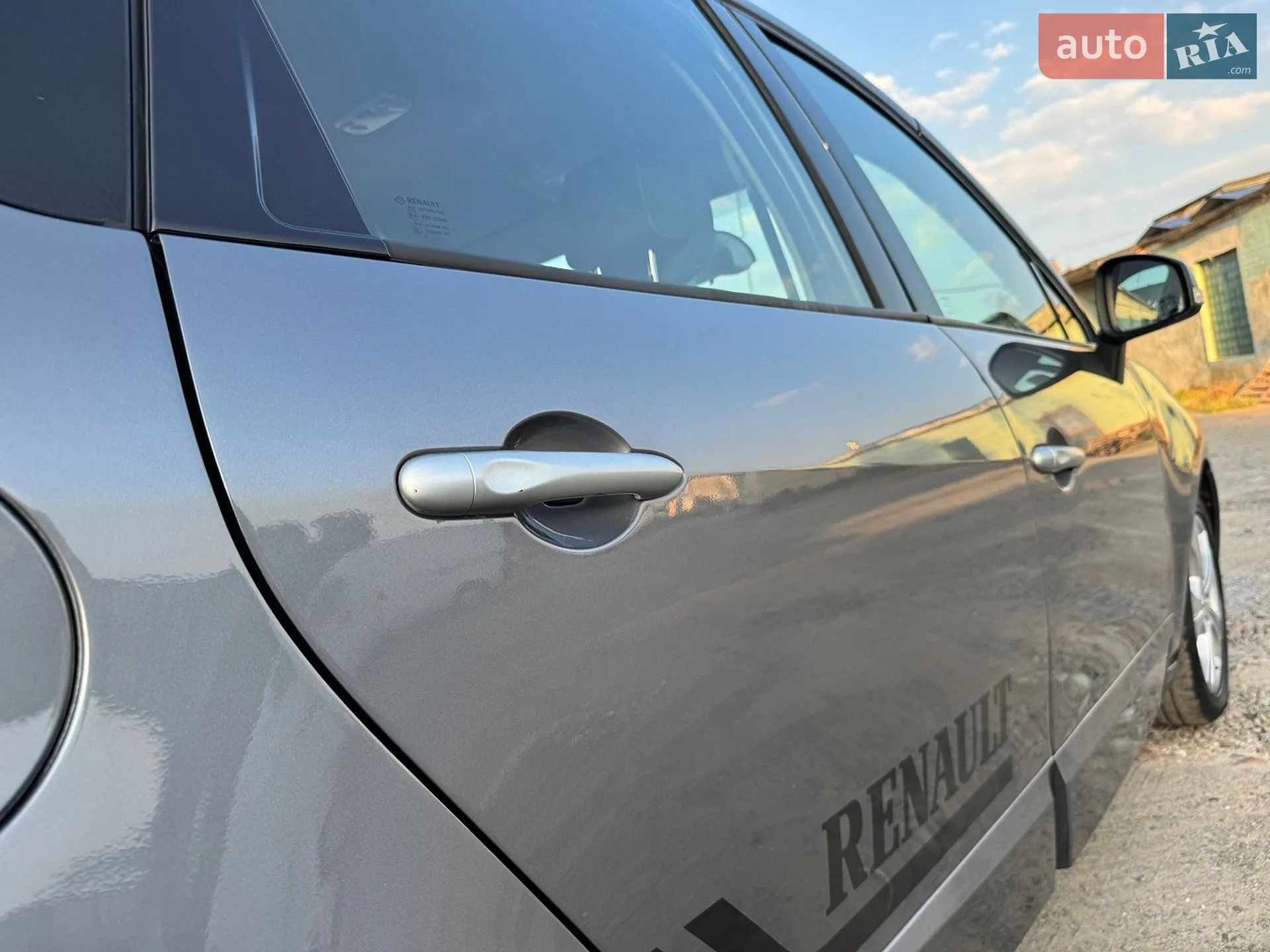 2010 Renault Scenic - мініатюра 31