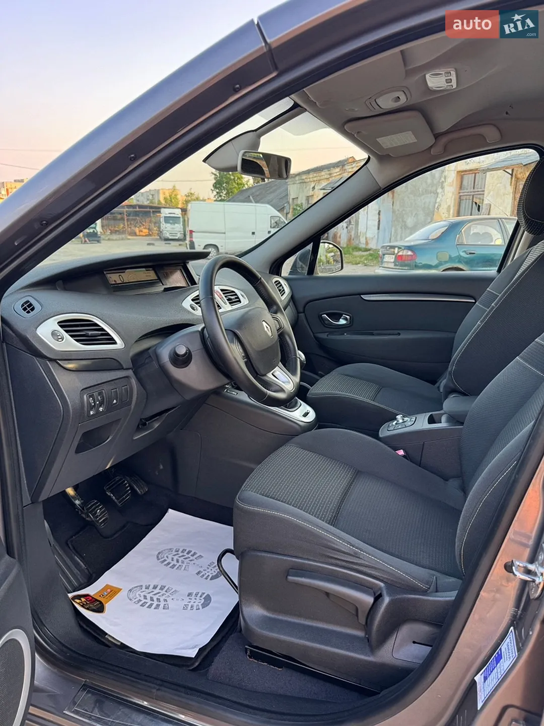2010 Renault Scenic - мініатюра 40