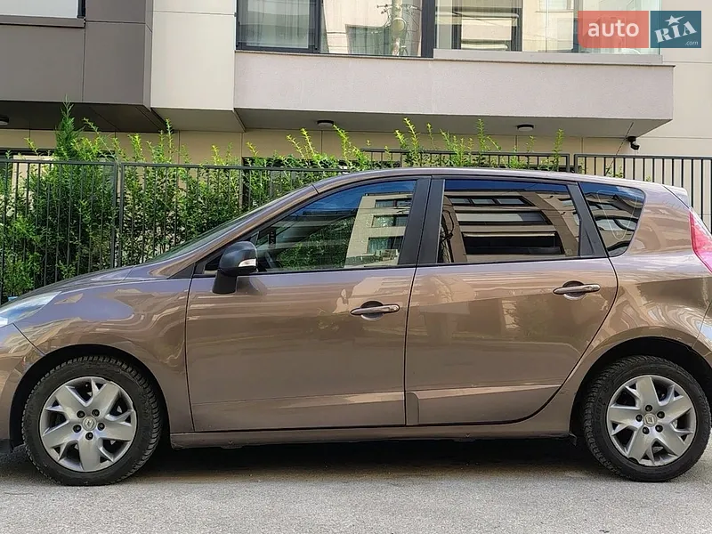 Renault Scenic 2011