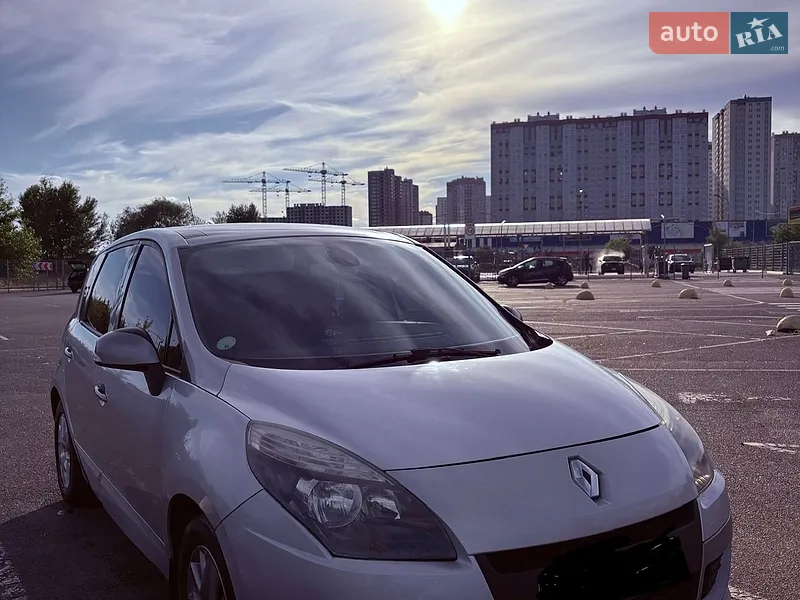 Renault Scenic 2011