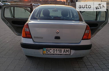 Седан Renault Symbol 2003 в Львове