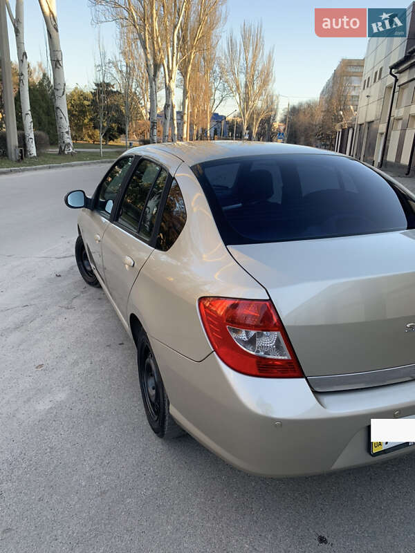 Седан Renault Symbol 2010 в Запорожье