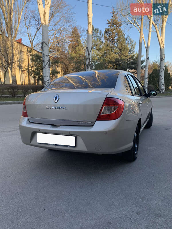 Седан Renault Symbol 2010 в Запорожье