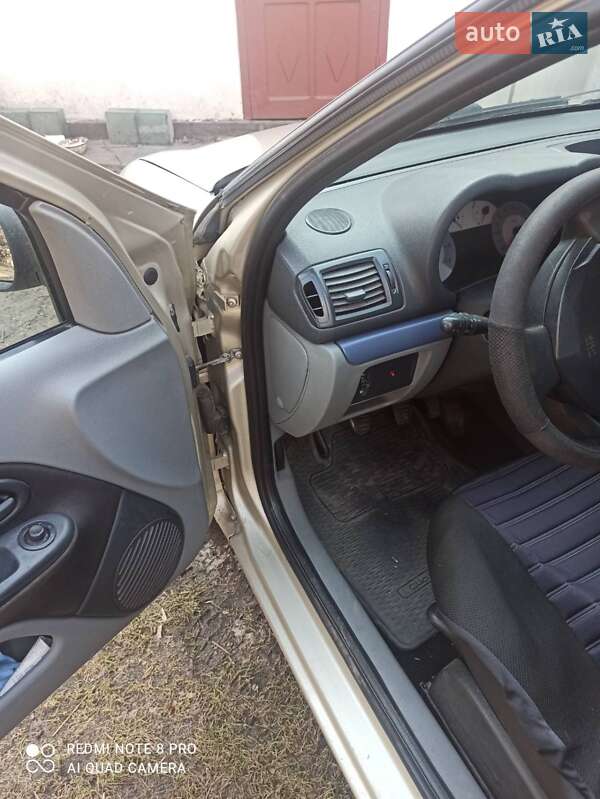 Седан Renault Symbol 2006 в Рівному фото 7 Седан Renault Symbol 2006 в Рівному