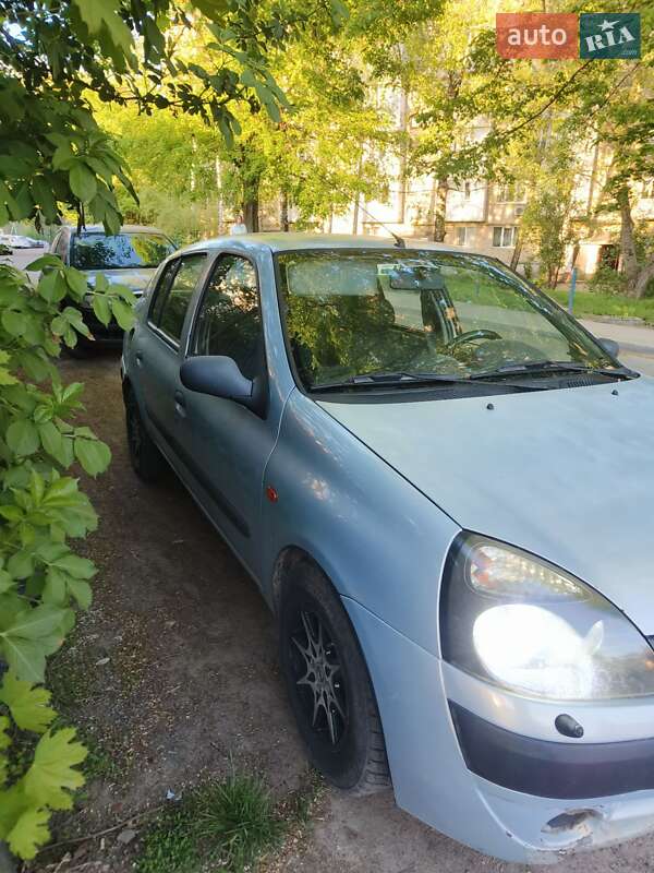Седан Renault Symbol 2004 в Черновцах