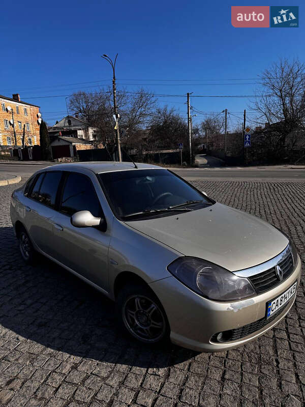 Седан Renault Symbol 2010 в 
