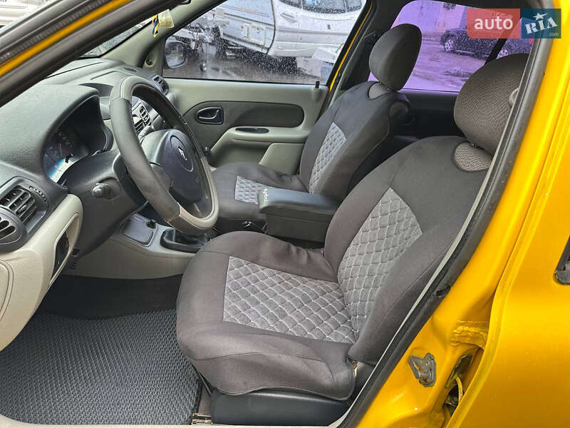 Седан Renault Symbol 2005 в Білій Церкві
