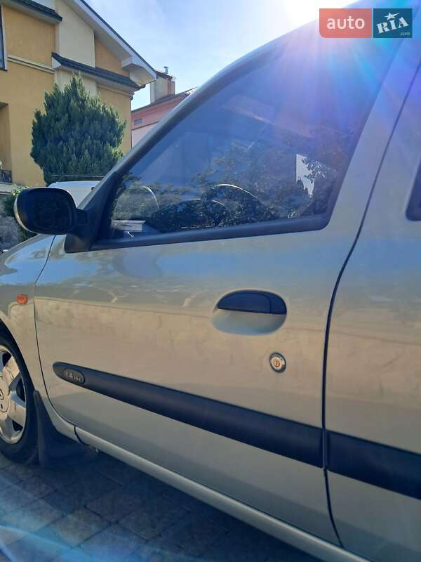 Седан Renault Symbol 2003 в Шептицькому