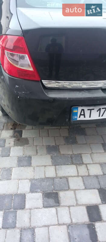 Седан Renault Symbol 2011 в Ланчине