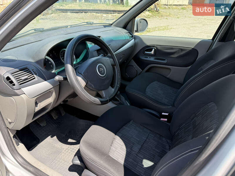 Седан Renault Symbol 2010 в Днепре