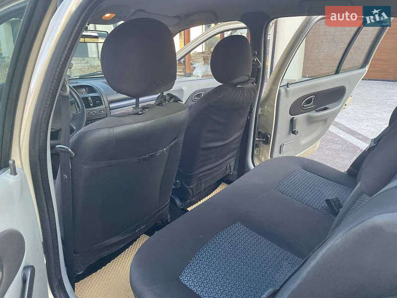 Седан Renault Symbol 2008 в Львове
