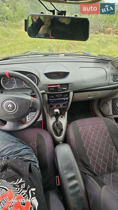 Седан Renault Symbol 2012 в Долине