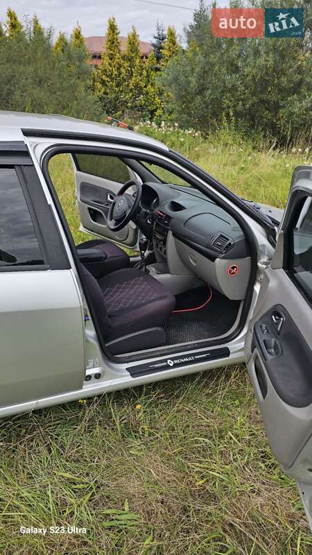 Седан Renault Symbol 2012 в Долине