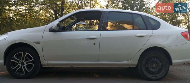 Седан Renault Symbol 2010 в Петриковке
