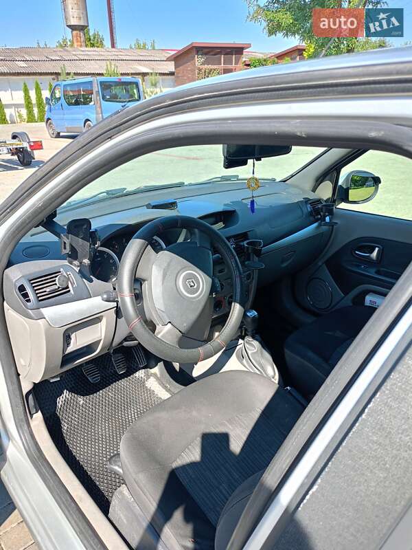 Седан Renault Symbol 2012 в Золочеве