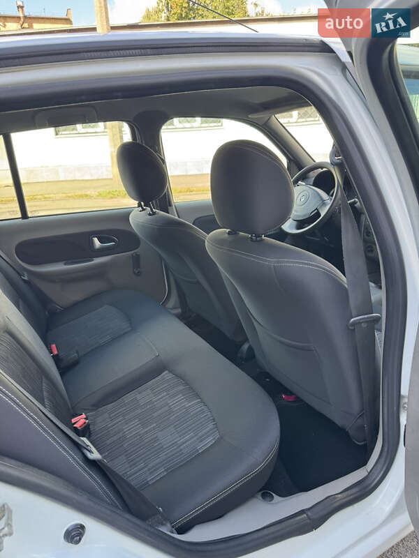 Седан Renault Symbol 2010 в Києві