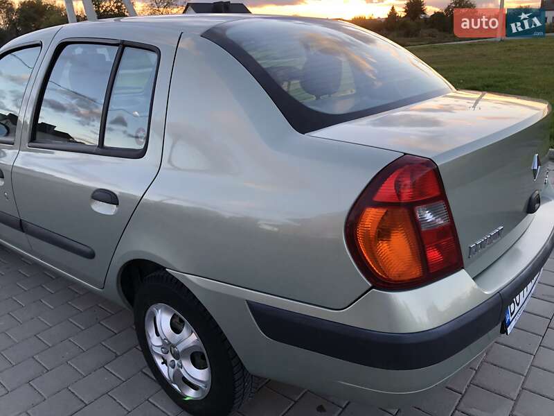 Седан Renault Symbol 2002 в Белой