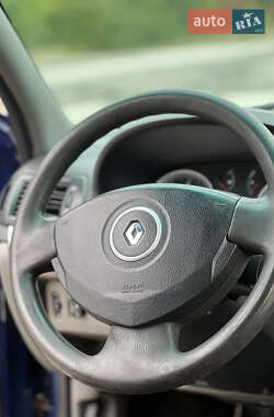 Седан Renault Symbol 2011 в  фото 14 Седан Renault Symbol 2011 в
