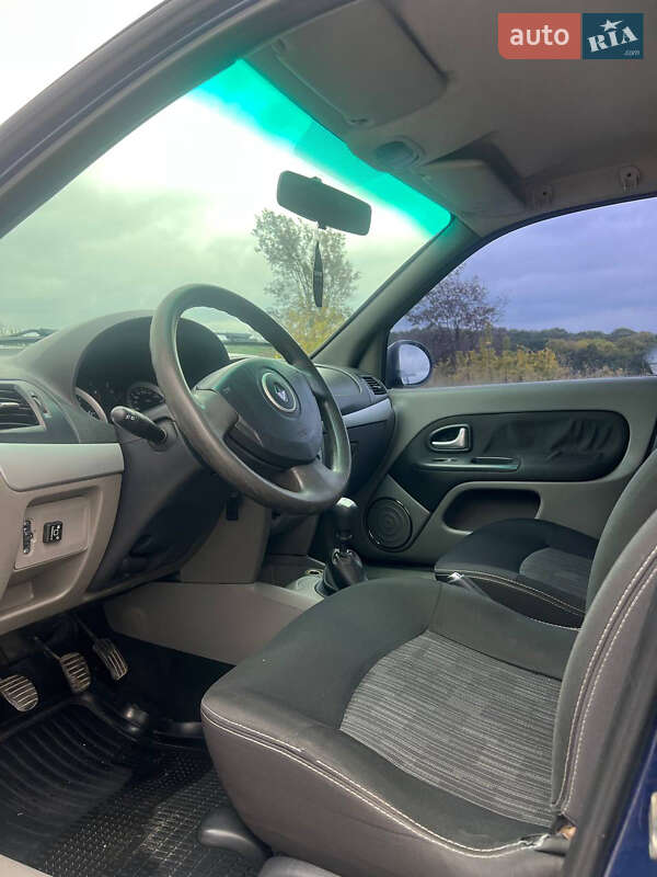 Седан Renault Symbol 2011 в Жмеринці