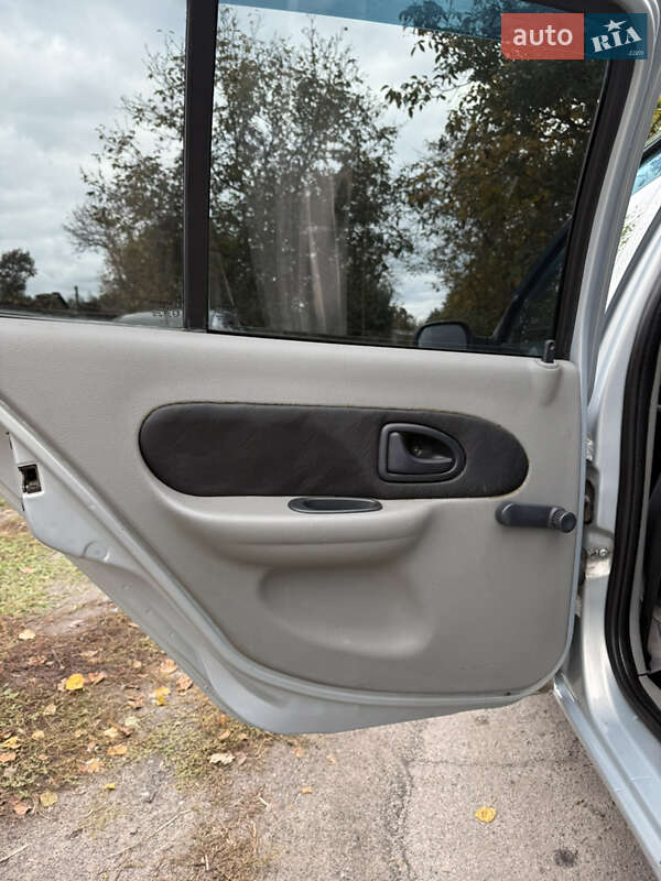 Седан Renault Symbol 2004 в Кременчуці фото 22 Седан Renault Symbol 2004 в Кременчуці