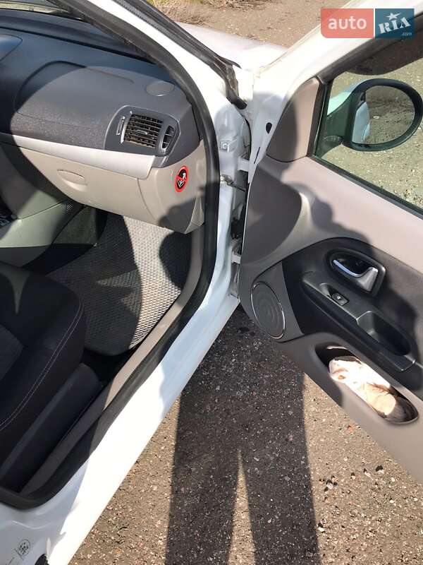 Седан Renault Symbol 2012 в Івано-Франківську фото 8 Седан Renault Symbol 2012 в Івано-Франківську