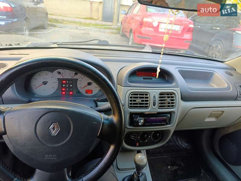 Седан Renault Symbol 2003 в Львові