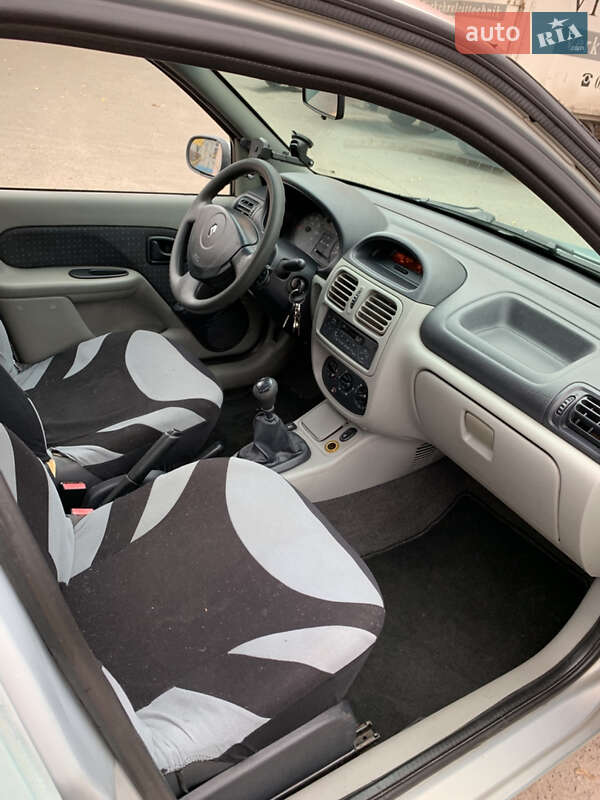 Седан Renault Symbol 2004 в Кременчуці