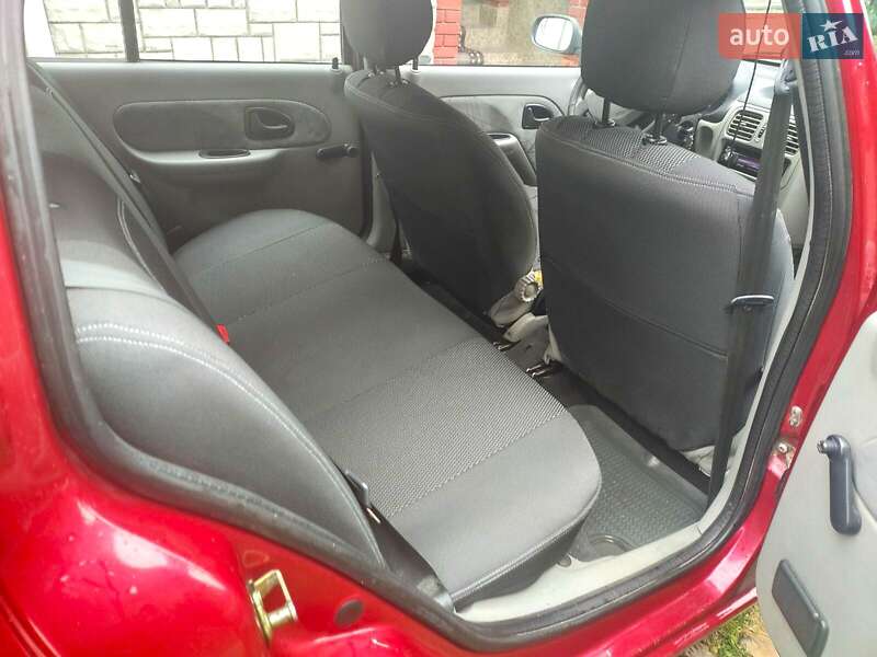 Седан Renault Symbol 2003 в Хусте фото 12 Седан Renault Symbol 2003 в Хусте