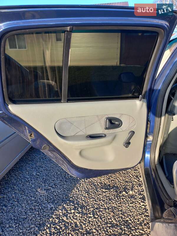 Седан Renault Symbol 2004 в Ивано-Франковске