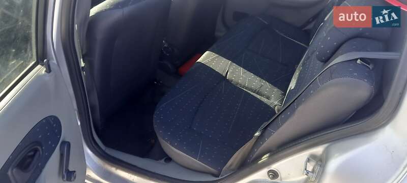 Седан Renault Symbol 2004 в Олевске фото 9 Седан Renault Symbol 2004 в Олевске