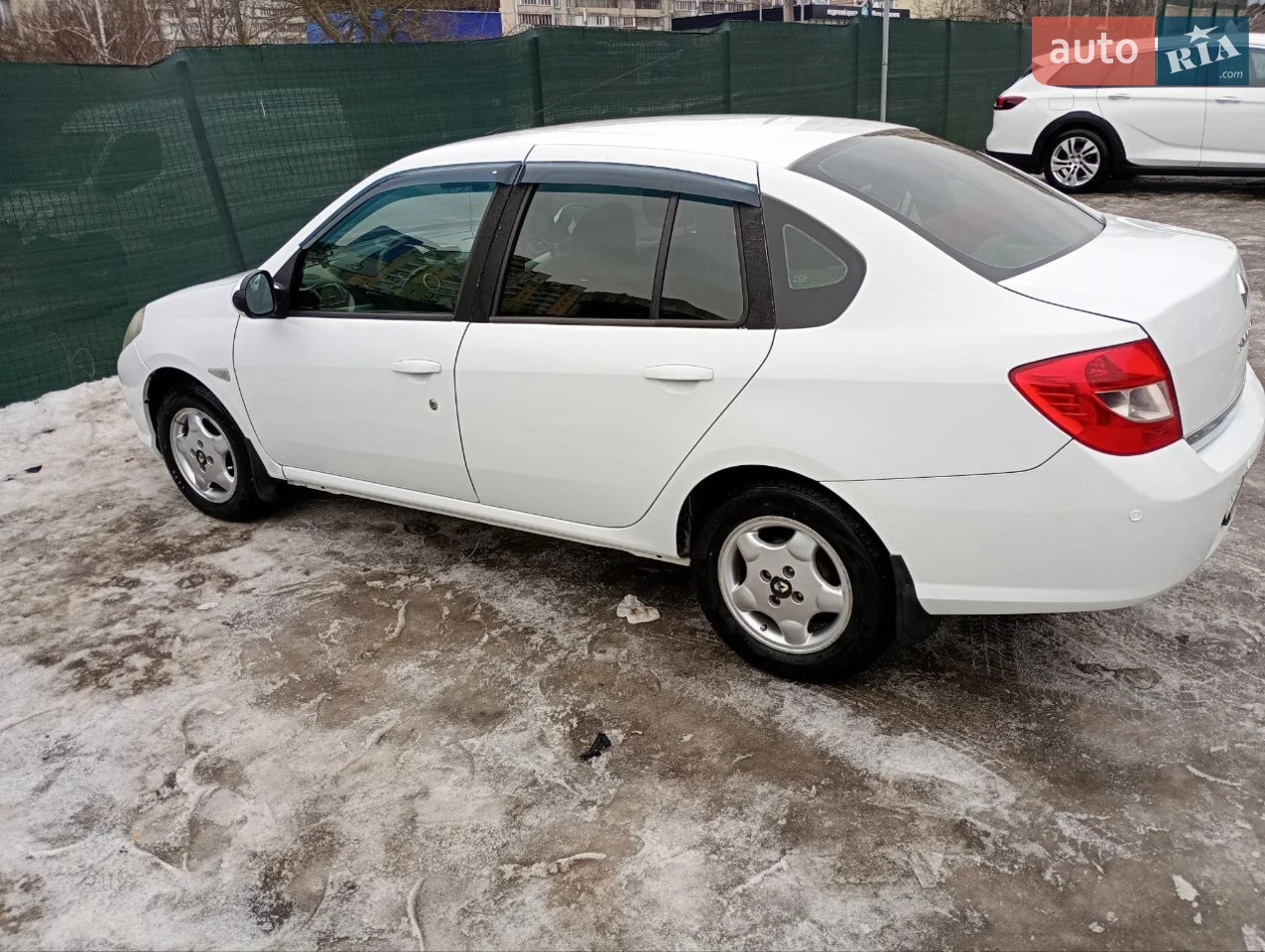2010 Renault Symbol - мініатюра 8