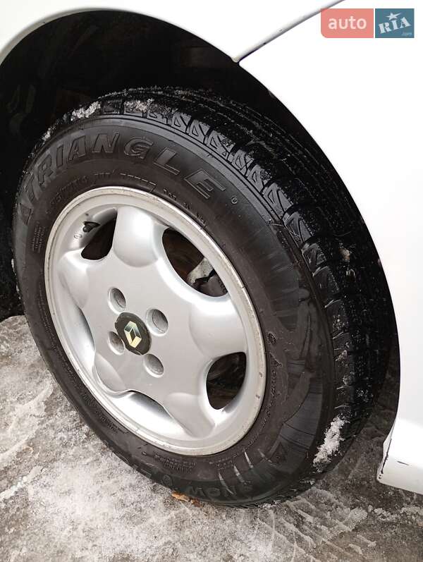 Седан Renault Symbol 2011 в Киеве фото 11 Седан Renault Symbol 2011 в Киеве