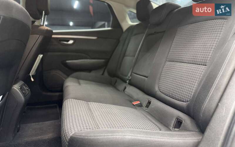 Седан Renault Talisman 2015 в Чернівцях