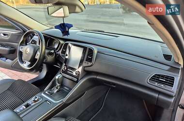 Седан Renault Talisman 2017 в  фото 33 Седан Renault Talisman 2017 в