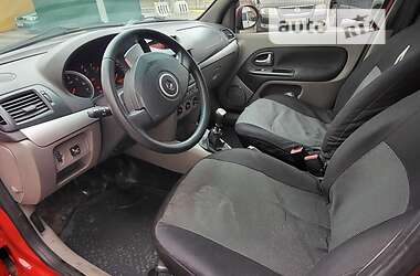 Седан Renault Thalia 2012 в 