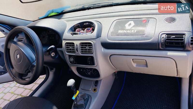 Седан Renault Thalia 2004 в Хусті