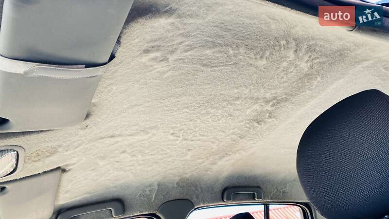 Седан Renault Thalia 2004 в Хусті