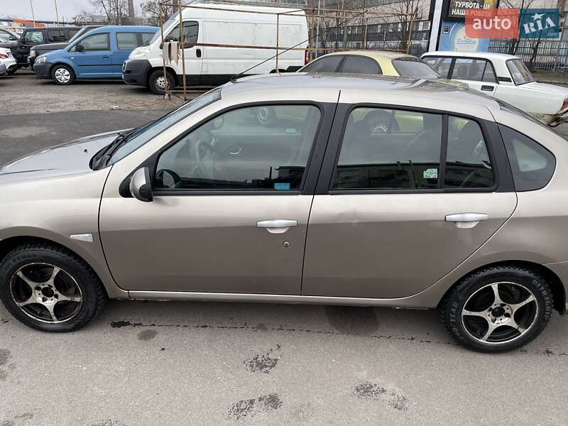 Седан Renault Thalia 2009 в Киеве