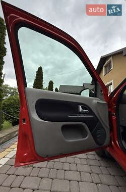 Седан Renault Thalia 2009 в 