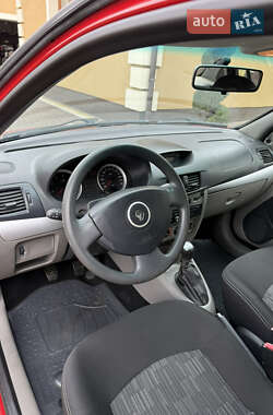 Седан Renault Thalia 2009 в 
